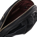 COCCINELLE Cheek Linie
Damen Hand Clutch aus Leder in Schwarz