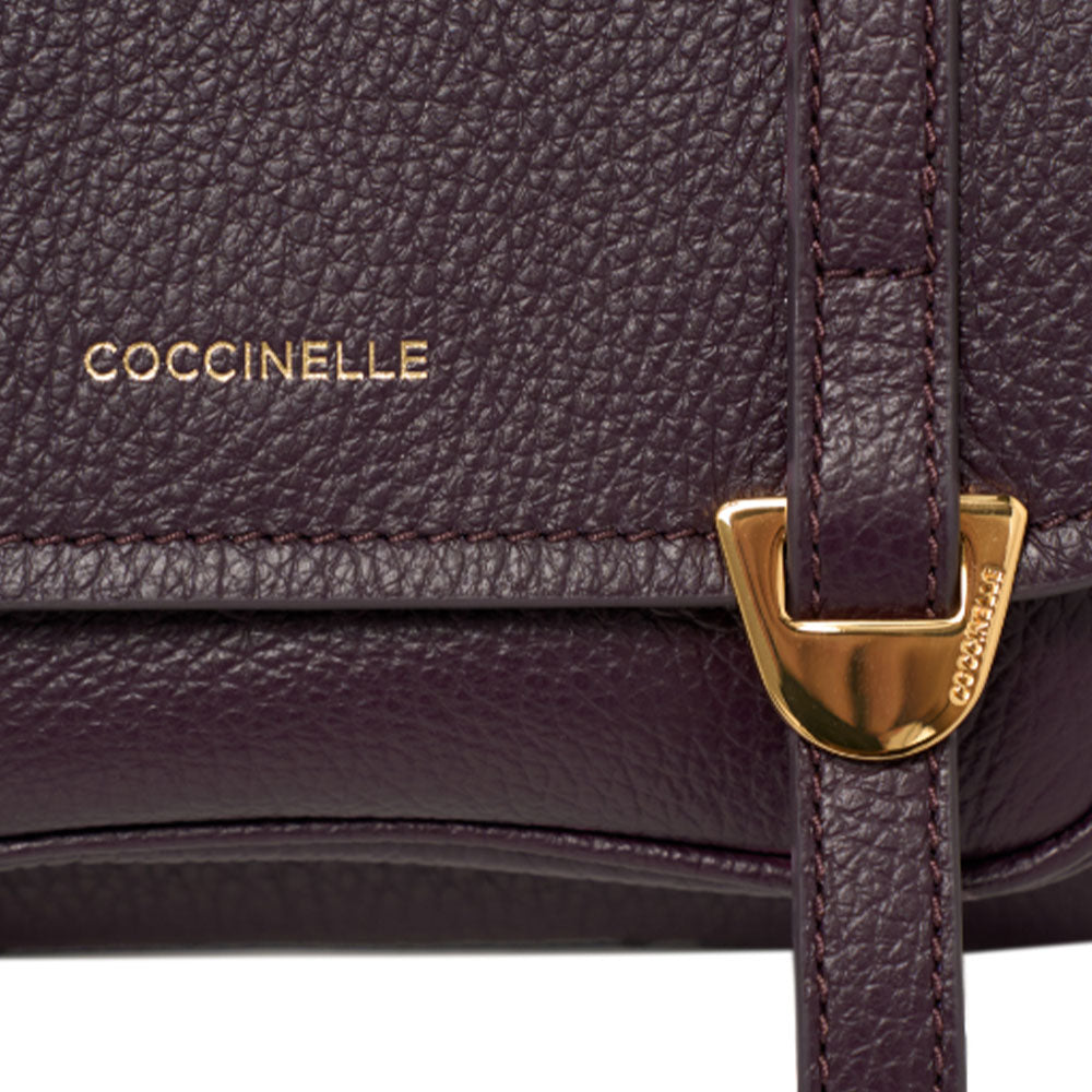 COCCINELLE Damen-Umhängetasche aus Prune-Leder, Campus Small Line