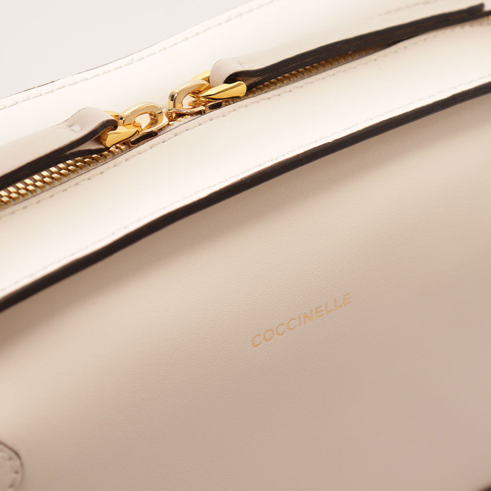 COCCINELLE Damen Umhängetasche aus Leder Maleta Calf Cocker Line Farbe Weiß