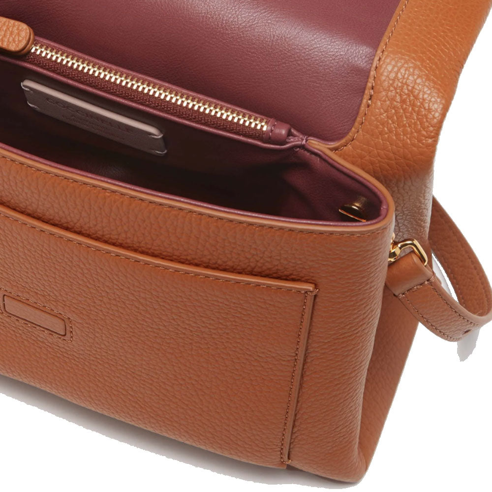 COCCINELLE Damen-Umhängetasche aus Leder der Dorian-Linie, Farbe Cuir