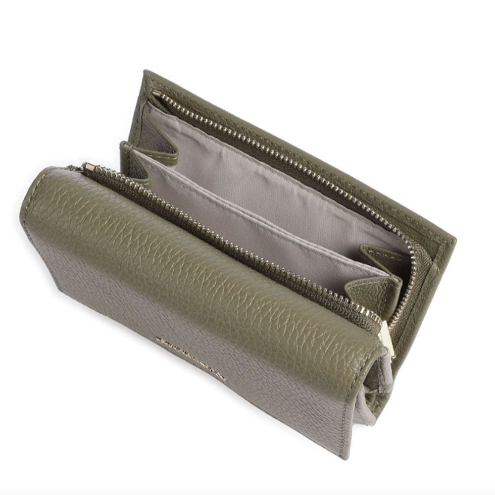 Portafoglio Piccolo COCCINELLE in Pelle Martellata Linea Metallic Soft colore Laurel Green