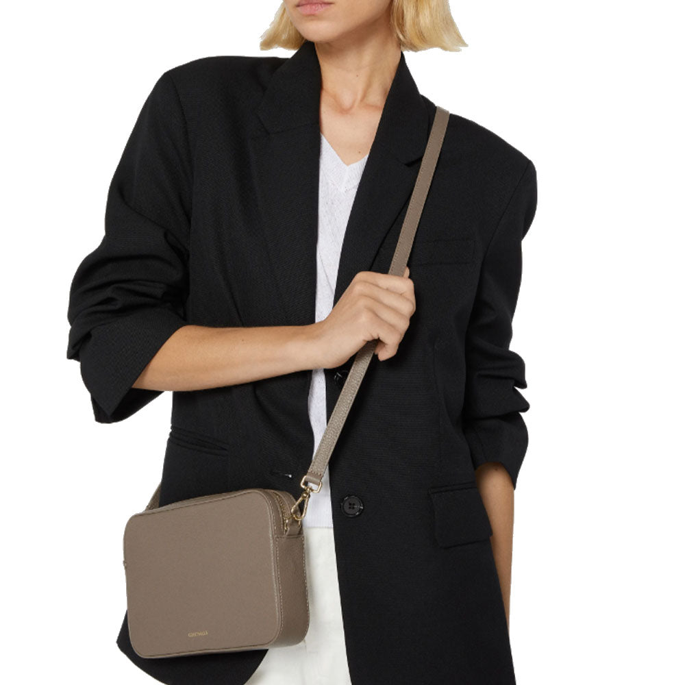 Borsa Donna a Tracolla COCCINELLE Linea Tebe Colore Snow
