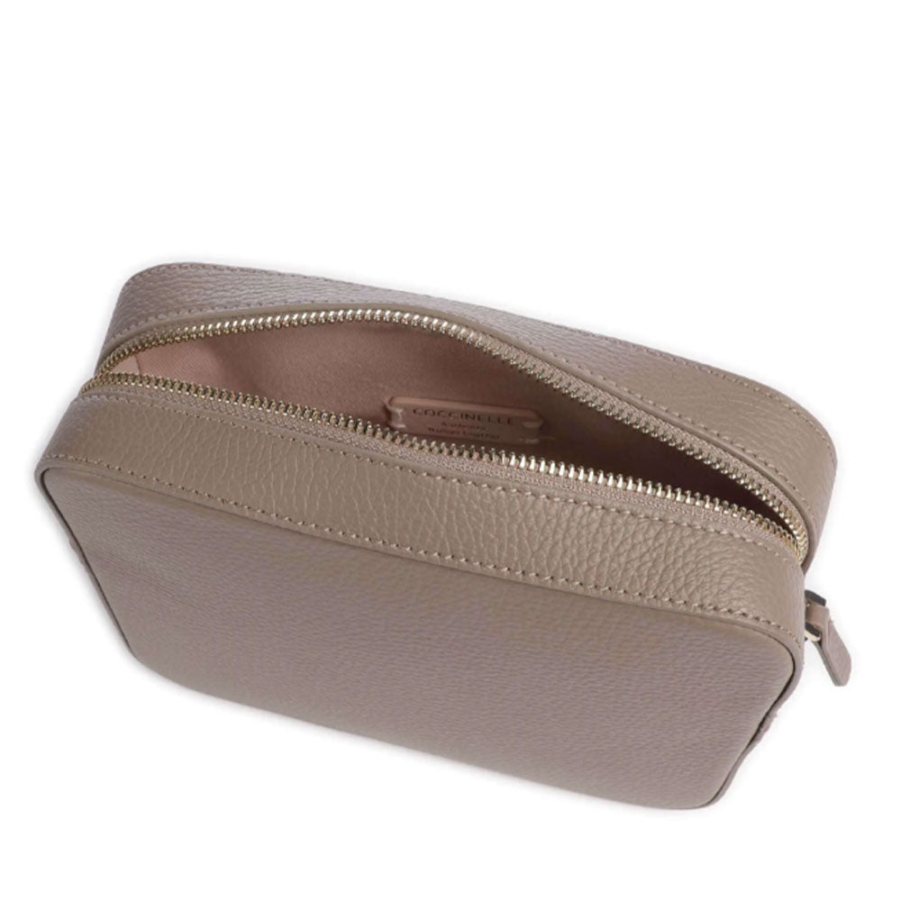 Borsa Donna a Tracolla COCCINELLE Linea Tebe Colore Warm Taupe - E5MN555M301