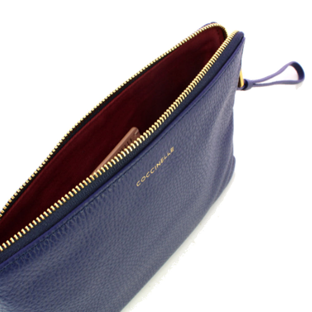 COCCINELLE Damen Clutch aus königsblauem Leder Alias ​​​​Line Mittlere Größe