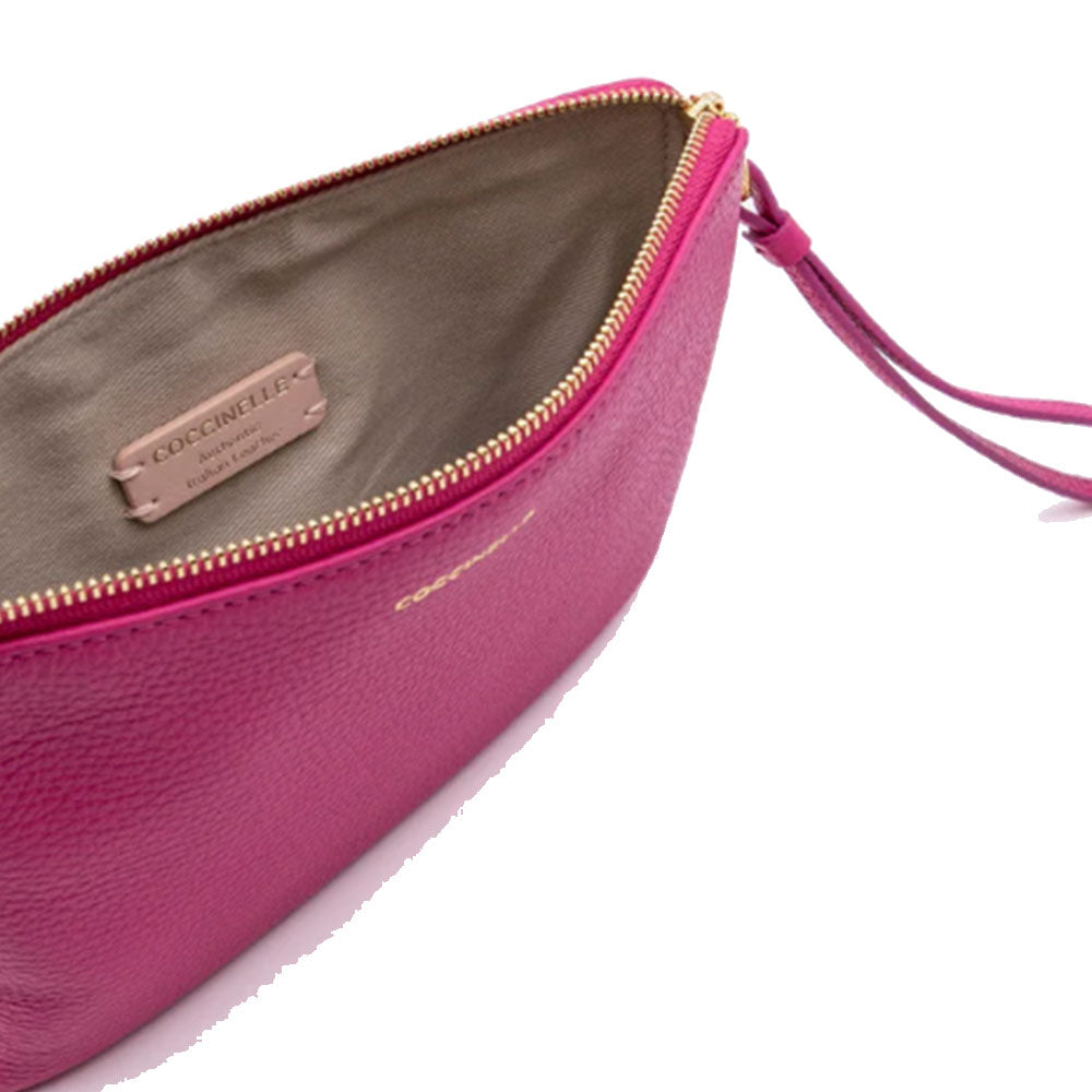 COCCINELLE Alias ​​​​Linie
Damen Clutch aus Leder in der Farbe New Fuchsia 