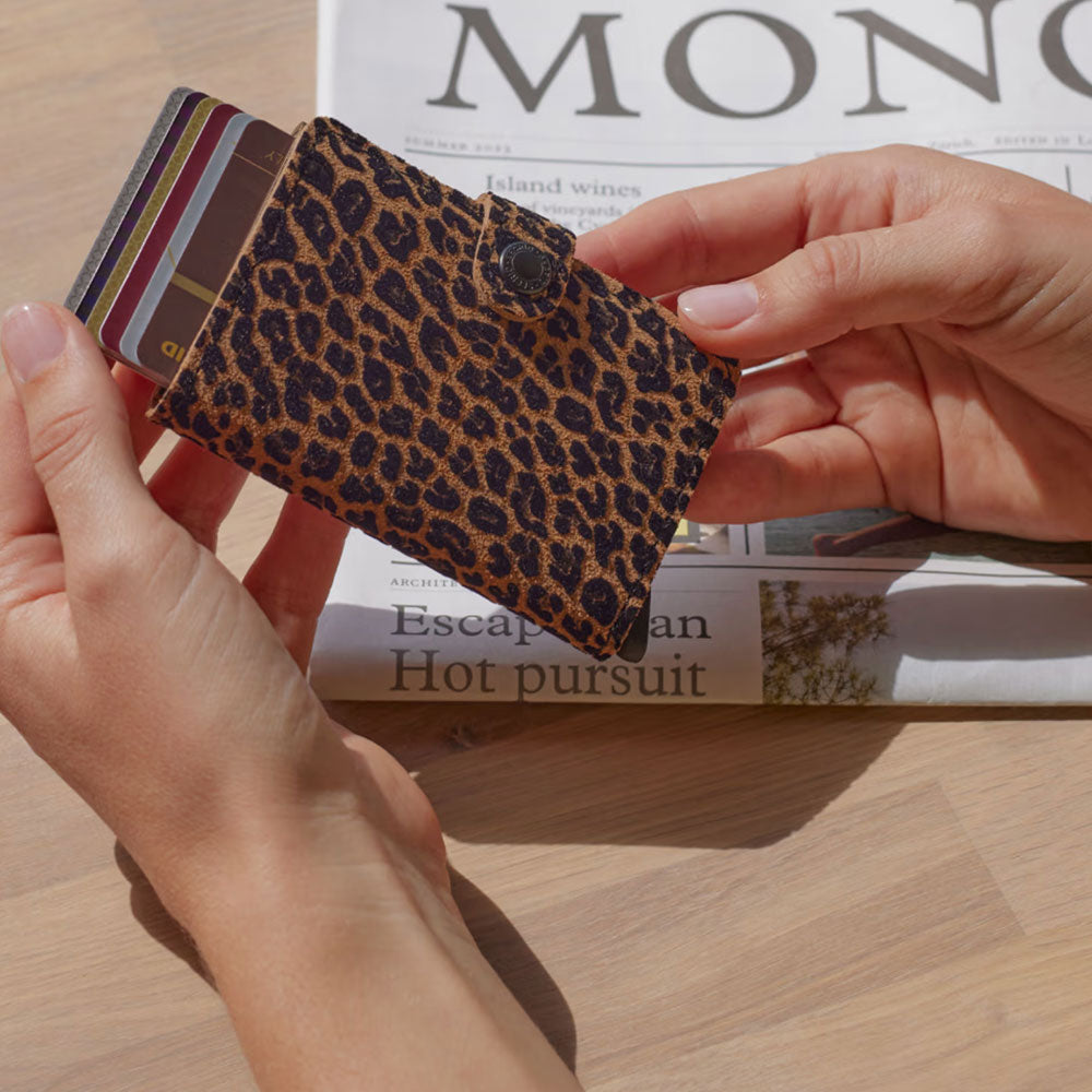 Porta Carte con Clip SECRID Miniwallet Leopard Beige con RFID