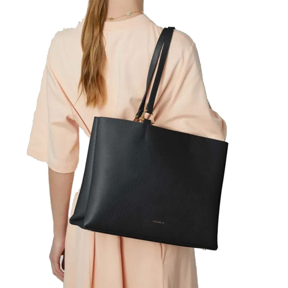 COCCINELLE HOP ON LINIE
Damen Handtasche und Umhängetasche aus Leder in Schwarz