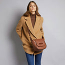 THE BRIDGE Damen-Umhängetasche Domitilla-Linie aus bordeauxrotem Leder