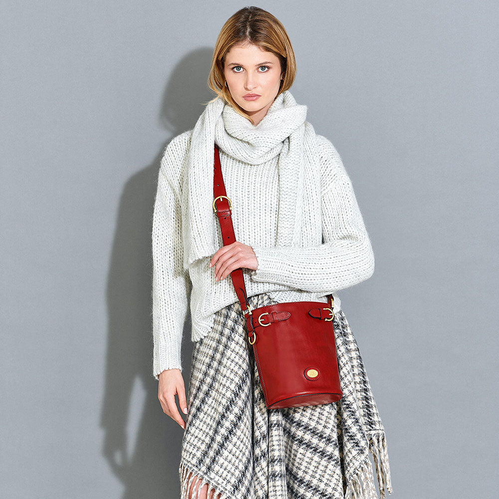 Damen-Beuteltasche THE BRIDGE Biba-Linie aus braunem Leder