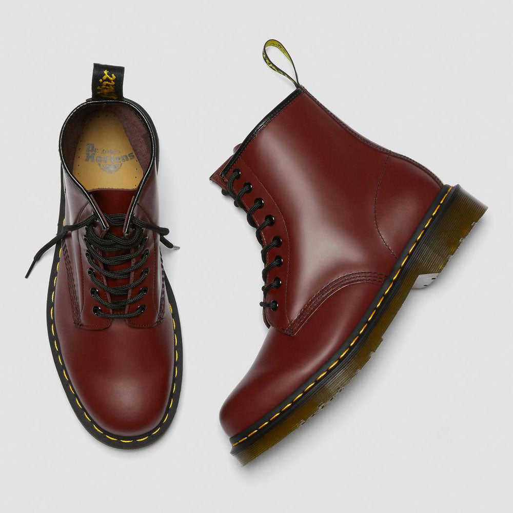 Scarpe DR. MARTENS Stivali linea 1460 in Pelle colore Cherry Red