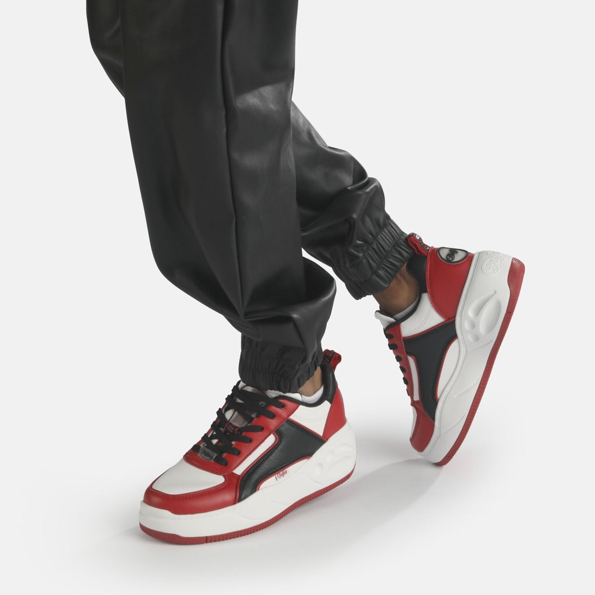 Scarpe BUFFALO Sneakers Vegan linea Flat SMPL 2.0 colore Nero e Rosso