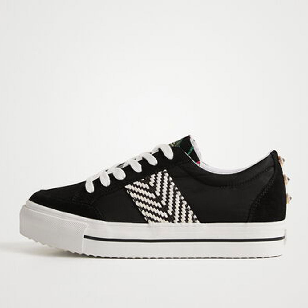 Damenschuhe DESIGUAL Sneakers mit schwarzem Plateau und ethnischem Band