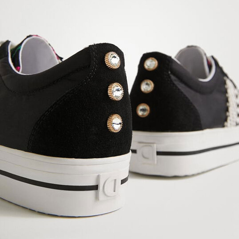 Damenschuhe DESIGUAL Sneakers mit schwarzem Plateau und ethnischem Band