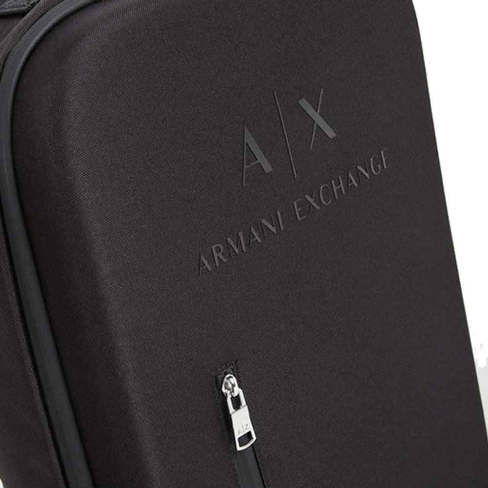 Armani Exchange Herren-Nylonrucksack mit starrer Vorderseite, schwarze Farbe