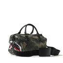 Mini-Koffer SPRAYGROUND mit „$ Pattern Camo“-Aufdruck