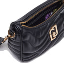 LIU JO Better Black gesteppte Hobo-Tasche mit Schultergurt und Anhänger