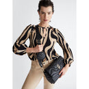 LIU JO Better Black Quilted Damen-Umhängetasche mit Anhänger