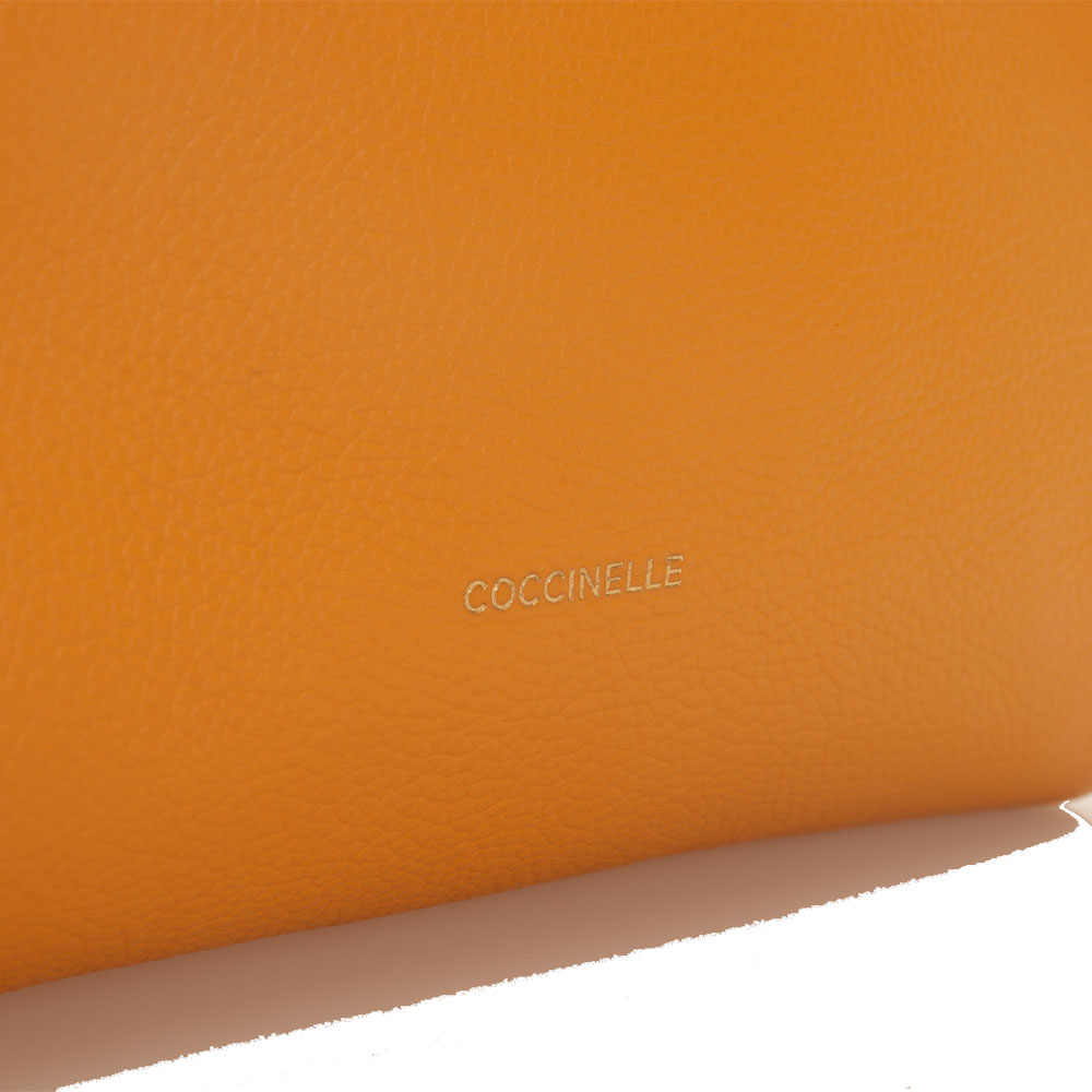 COCCINELLE Damenhandtasche aus Boheme Small Line Leder, Harzfarbe