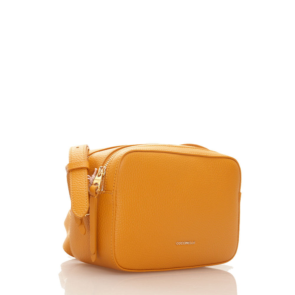 COCCINELLE Kleine Damen-Umhängetasche Lea-Linie aus harzfarbenem Leder
