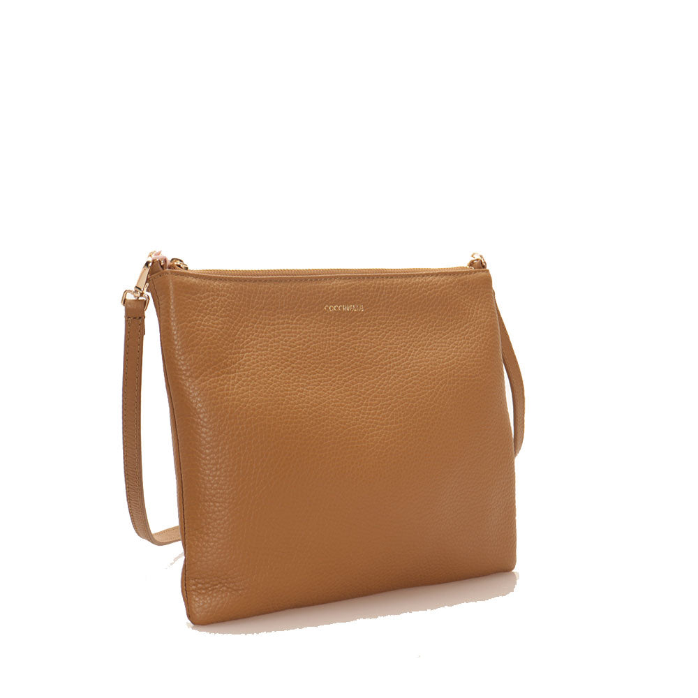 COCCINELLE Damen-Umhängetasche aus Haselnussleder Best Medium Line