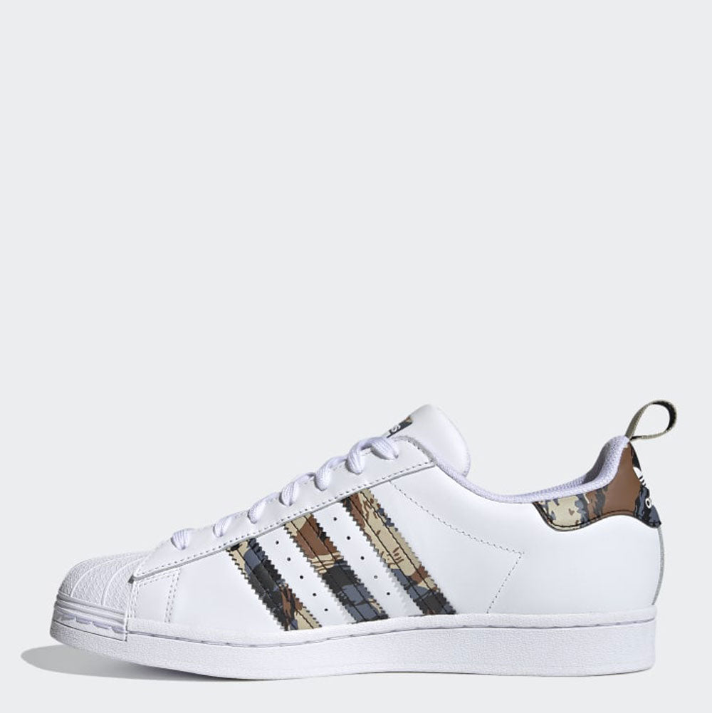 Scarpe ADIDAS Sneakers linea Superstar in Pelle colore Bianco e Dettagli Camouflage