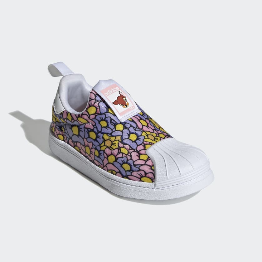 Mädchenschuhe ADIDAS Slip On Sneakers Superstar 360 Disney aus Stoff mit Bambi-Blumendruck