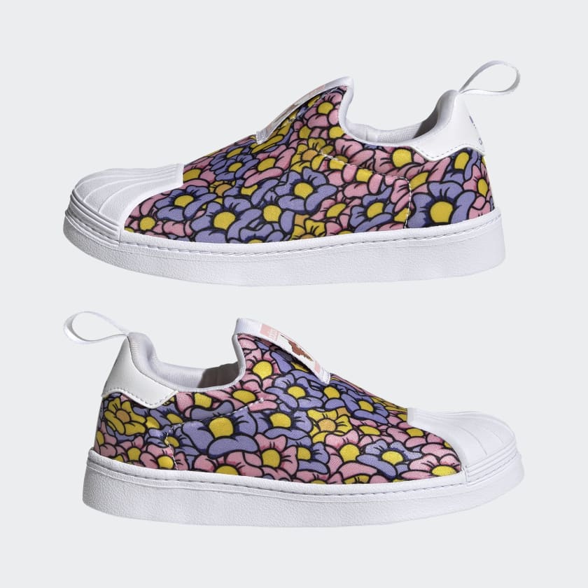 Mädchenschuhe ADIDAS Slip On Sneakers Superstar 360 Disney aus Stoff mit Bambi-Blumendruck