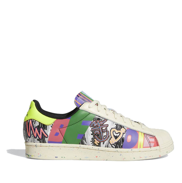 Scarpe ADIDAS Sneakers Uomo linea Superstar Pride colore Multicolor a sconto Cuoieriashop