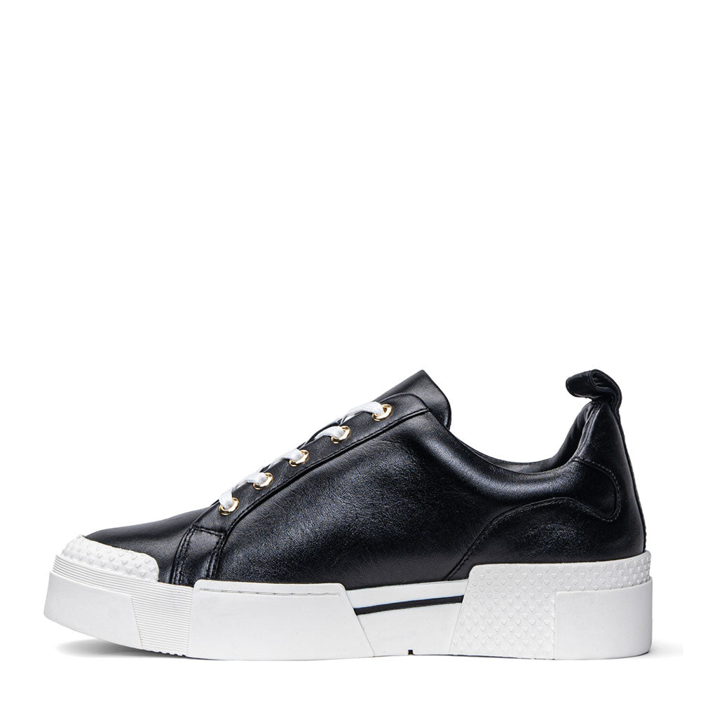 Sneakers Donna Love Moschino in Pelle Bicolor Bianco e Cipria a sconto Sneakers Donna Love Moschino in Pelle Bicolor Bianco e Cipria a sconto