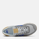 Scarpe Uomo NEW BALANCE Sneakers 574 in Suede e Tessuto colore Castelrock e Team Royal