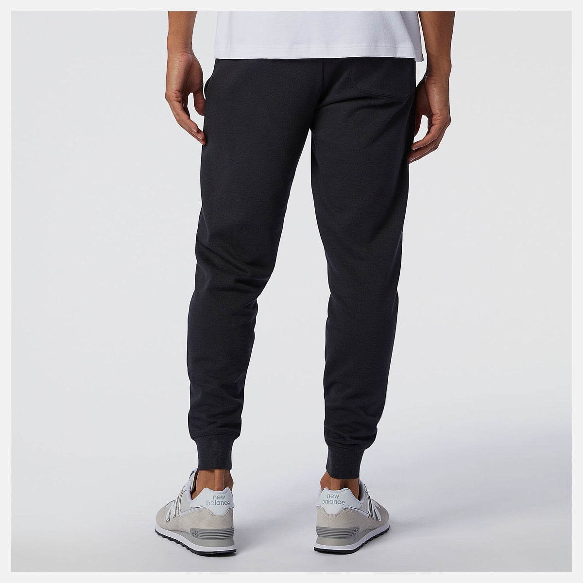 NEW BALANCE Herrenhose Essentials-Linie Stacked Logo Jogginghose Farbe Schwarz