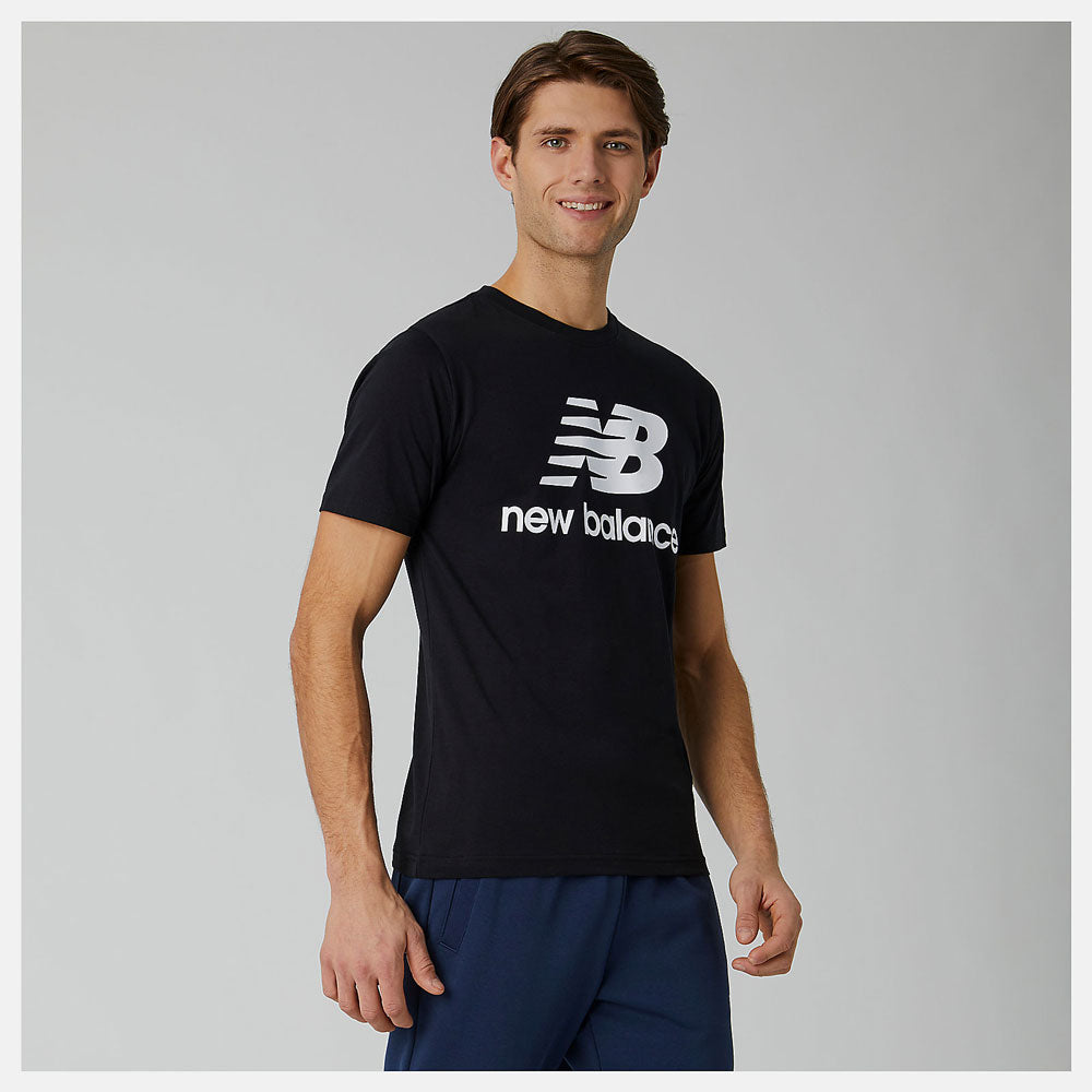 T-Shirt Uomo NEW BALANCE linea Essentials Stacked Logo colore Black