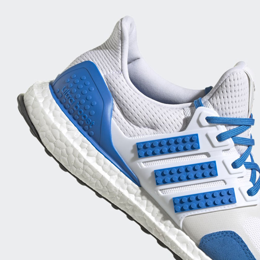 Scarpe Uomo ADIDAS Sneakers linea Ultraboost DNA x Lego colore Bianco e Blu